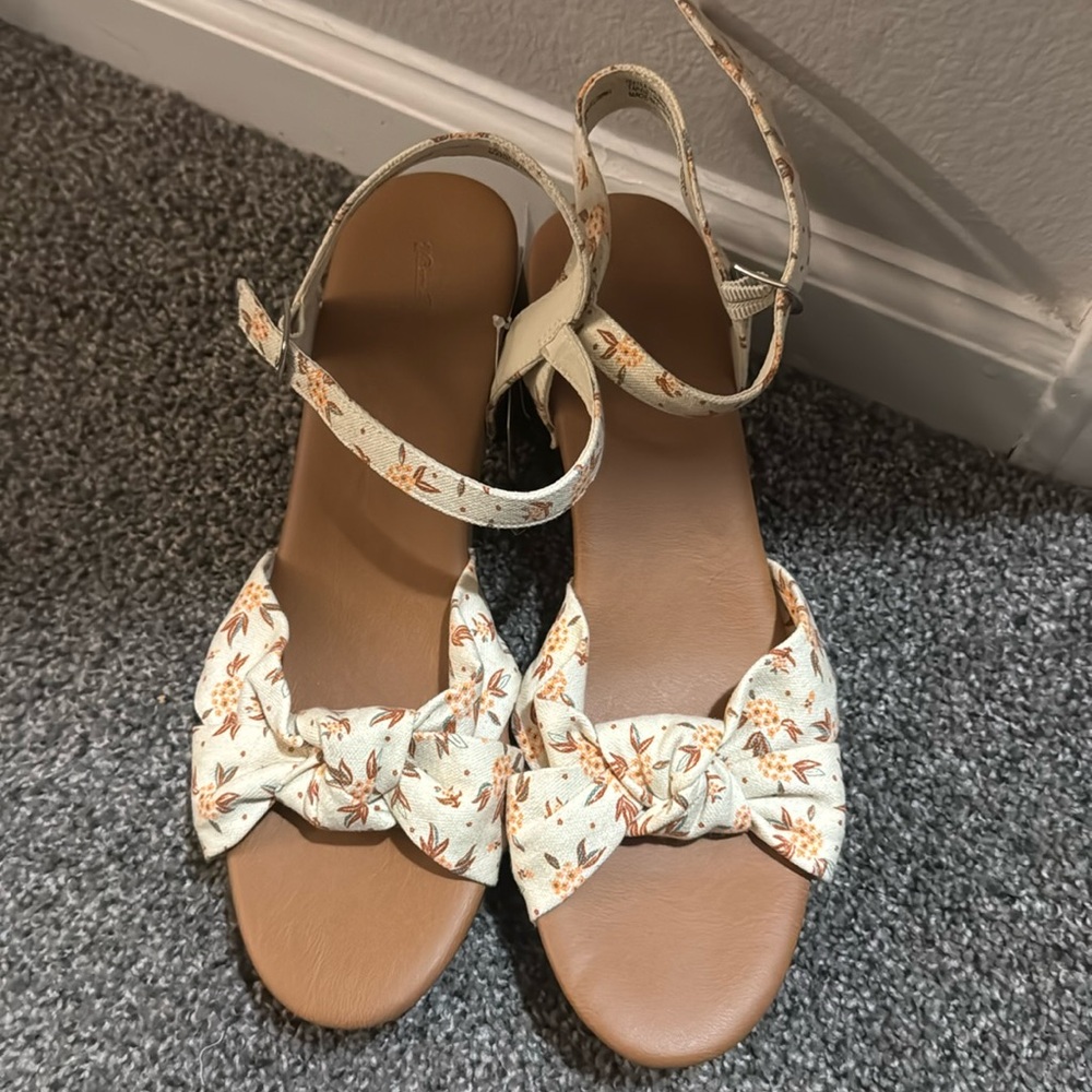Canvas Floral Wedge Sandals